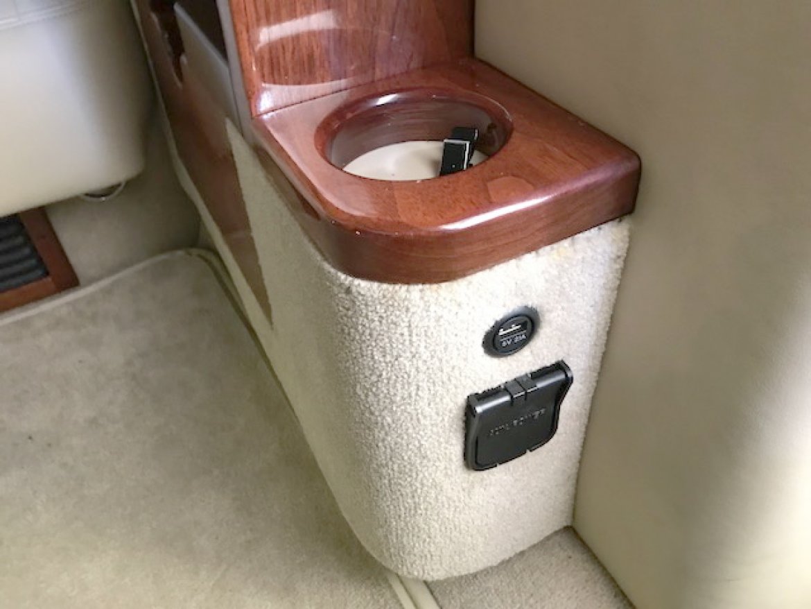 Limousine for Sale in Oaklyn, NJ - Photo 10