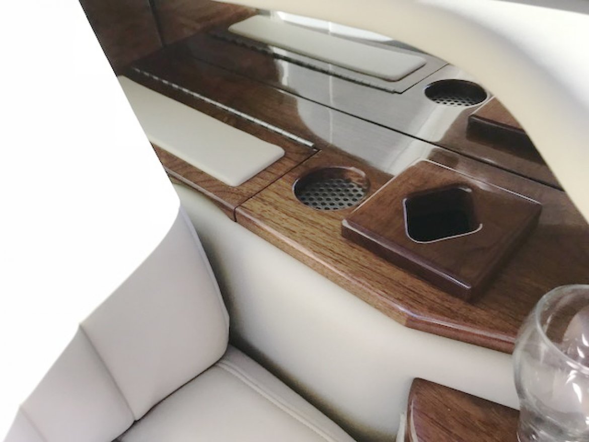 Limousine for Sale in Oaklyn, NJ - Photo 12