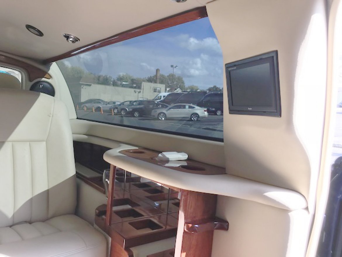 Limousine for Sale in Oaklyn, NJ - Photo 13