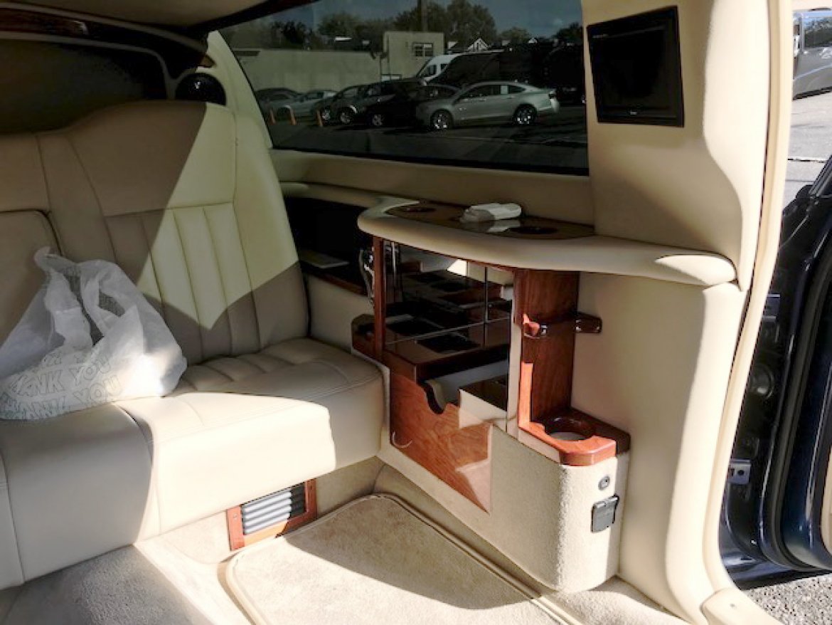 Limousine for Sale in Oaklyn, NJ - Photo 14