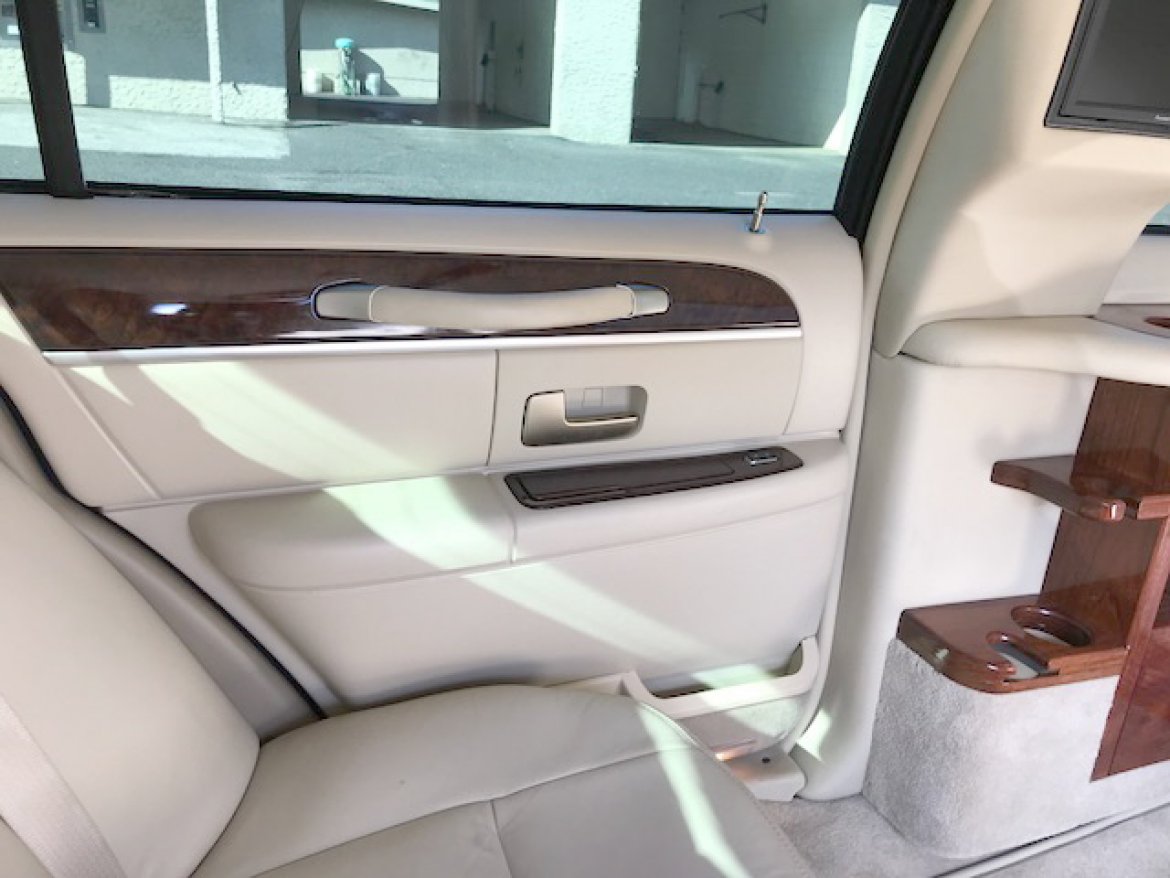 Limousine for Sale in Oaklyn, NJ - Photo 15