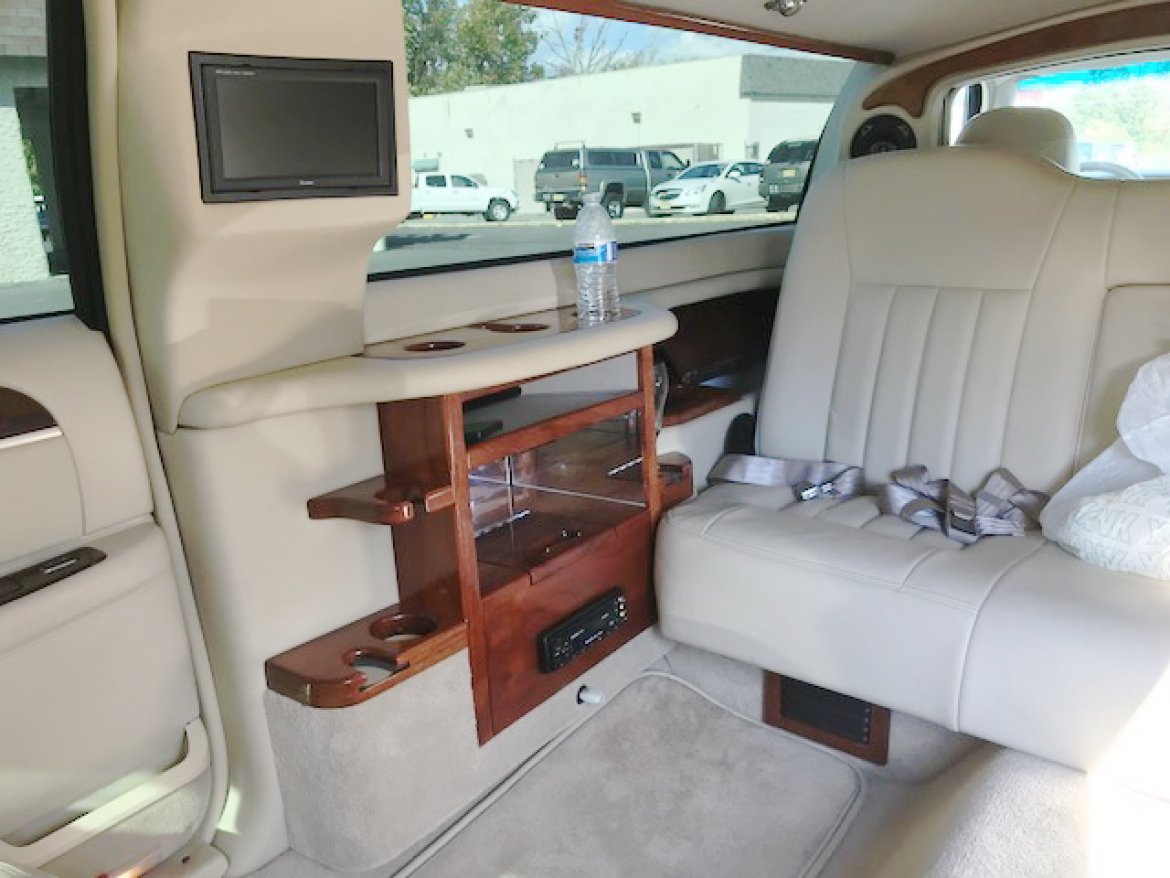 Limousine for Sale in Oaklyn, NJ - Photo 17