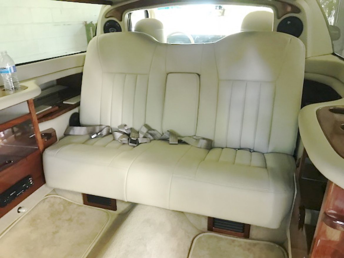 Limousine for Sale in Oaklyn, NJ - Photo 19