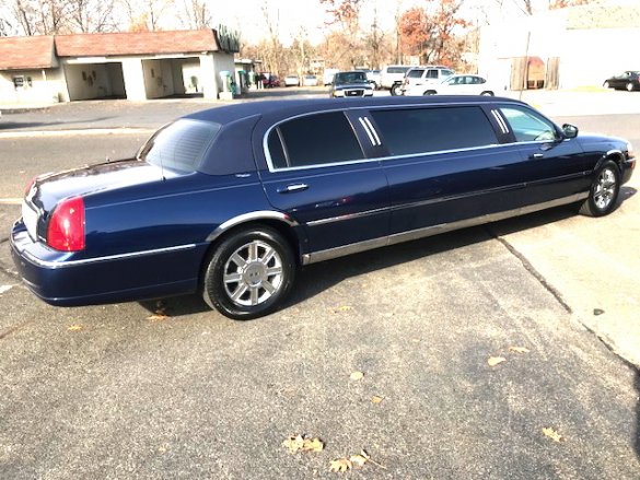 2007 Lincoln Town-Car Limousine for Sale in Oaklyn, NJ - Main Photo