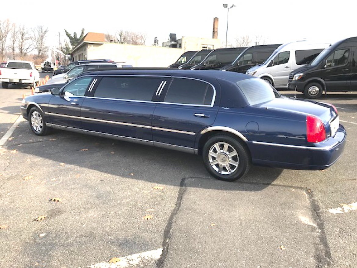 Limousine for Sale in Oaklyn, NJ - Photo 2
