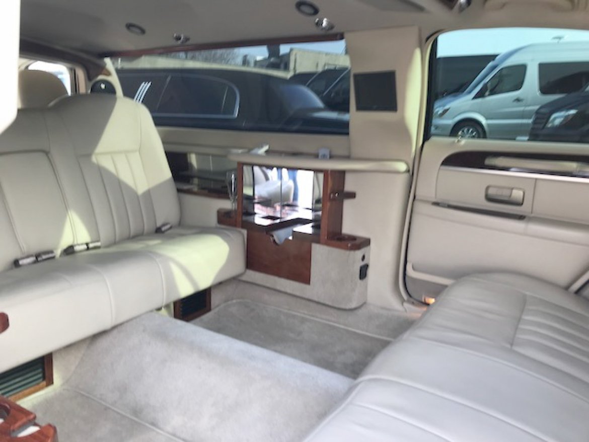 Limousine for Sale in Oaklyn, NJ - Photo 28