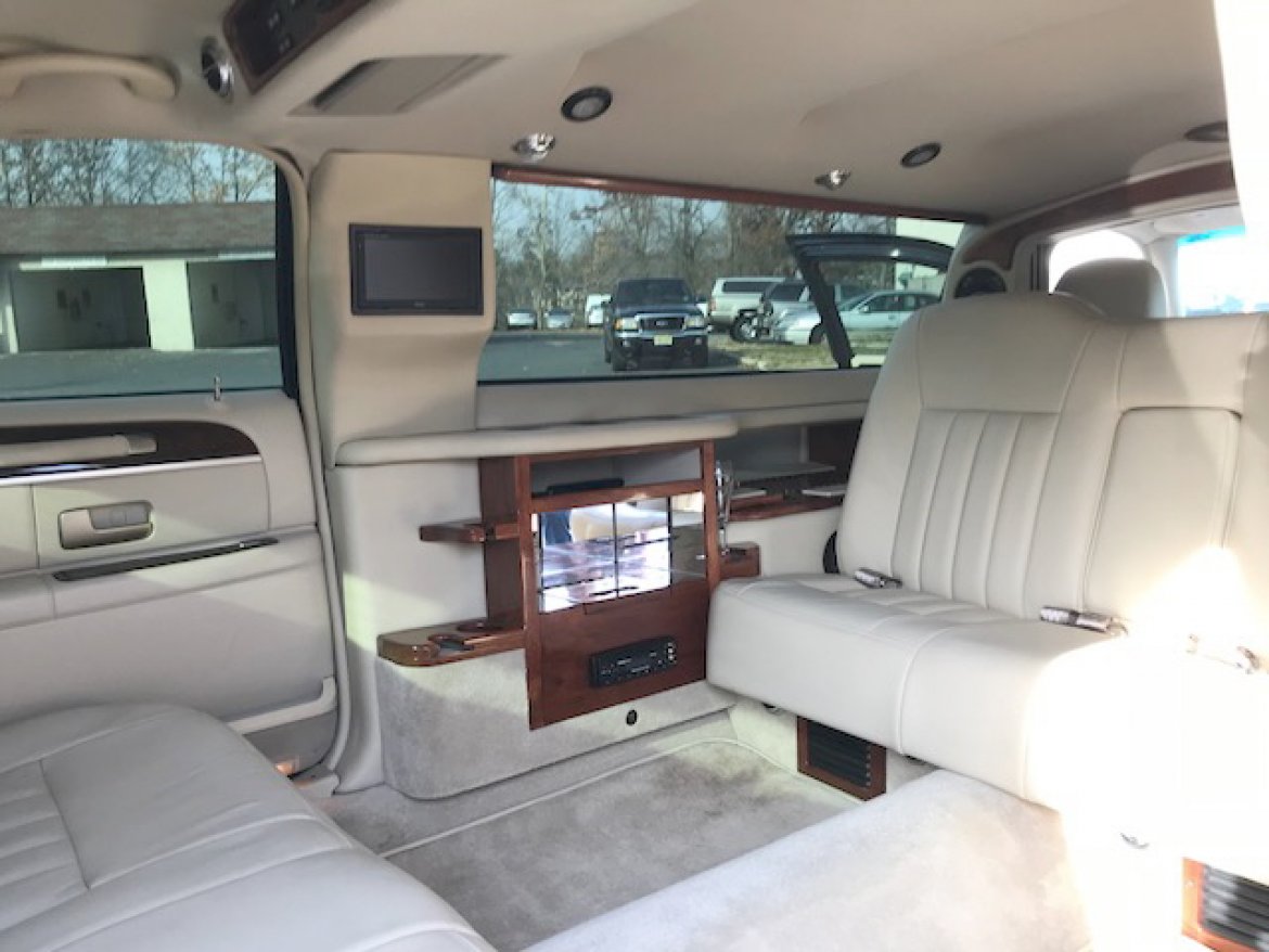Limousine for Sale in Oaklyn, NJ - Photo 29