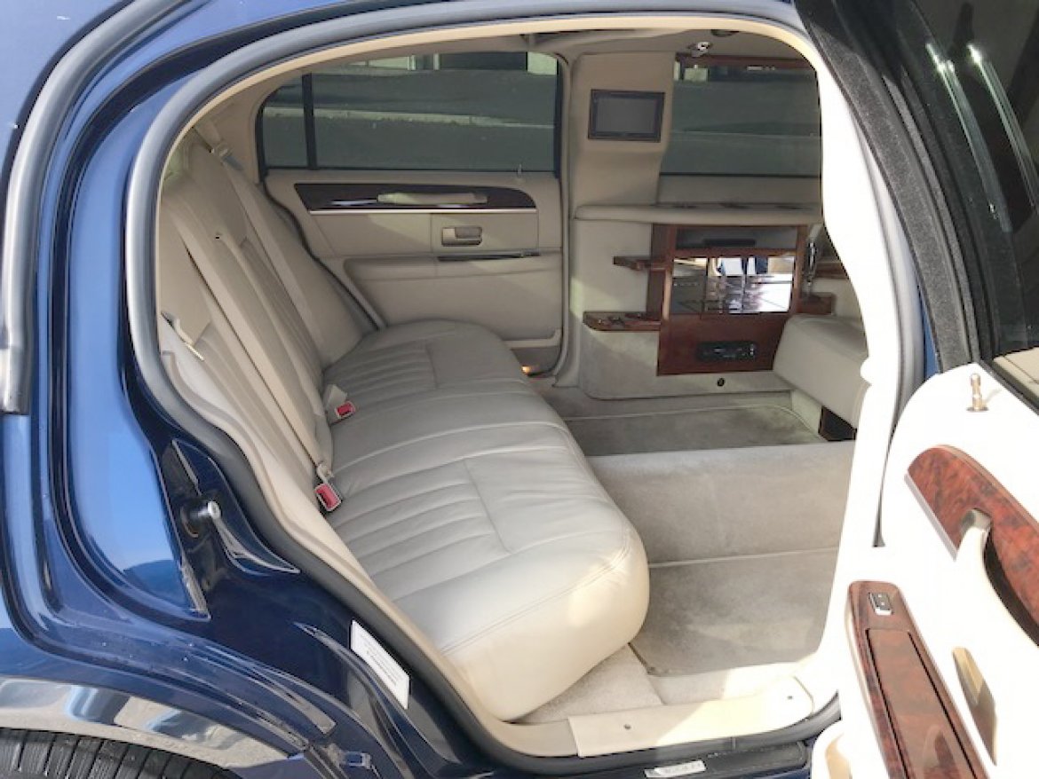 Limousine for Sale in Oaklyn, NJ - Photo 31
