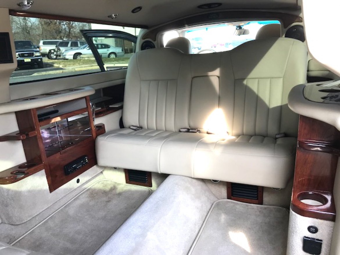 Limousine for Sale in Oaklyn, NJ - Photo 32