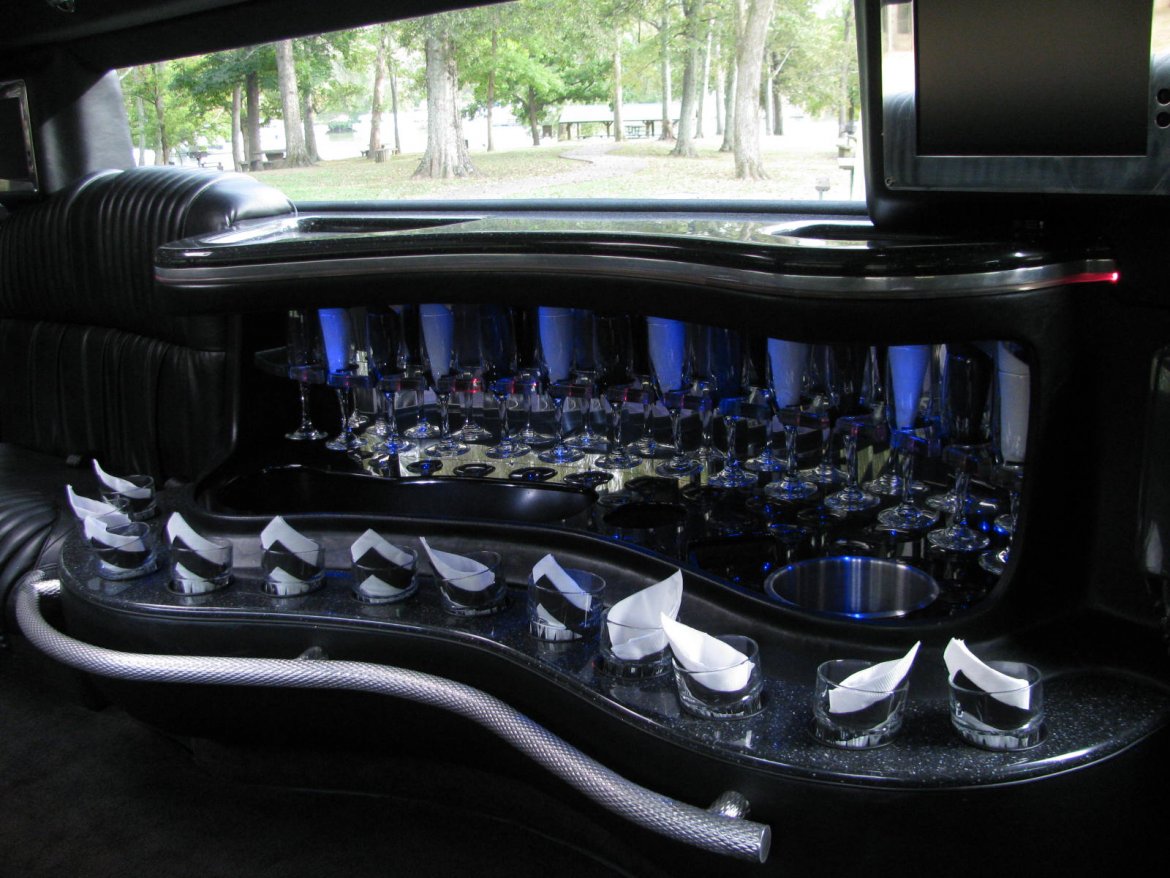 SUV Stretch for Sale in Nashville, TN - Photo 17