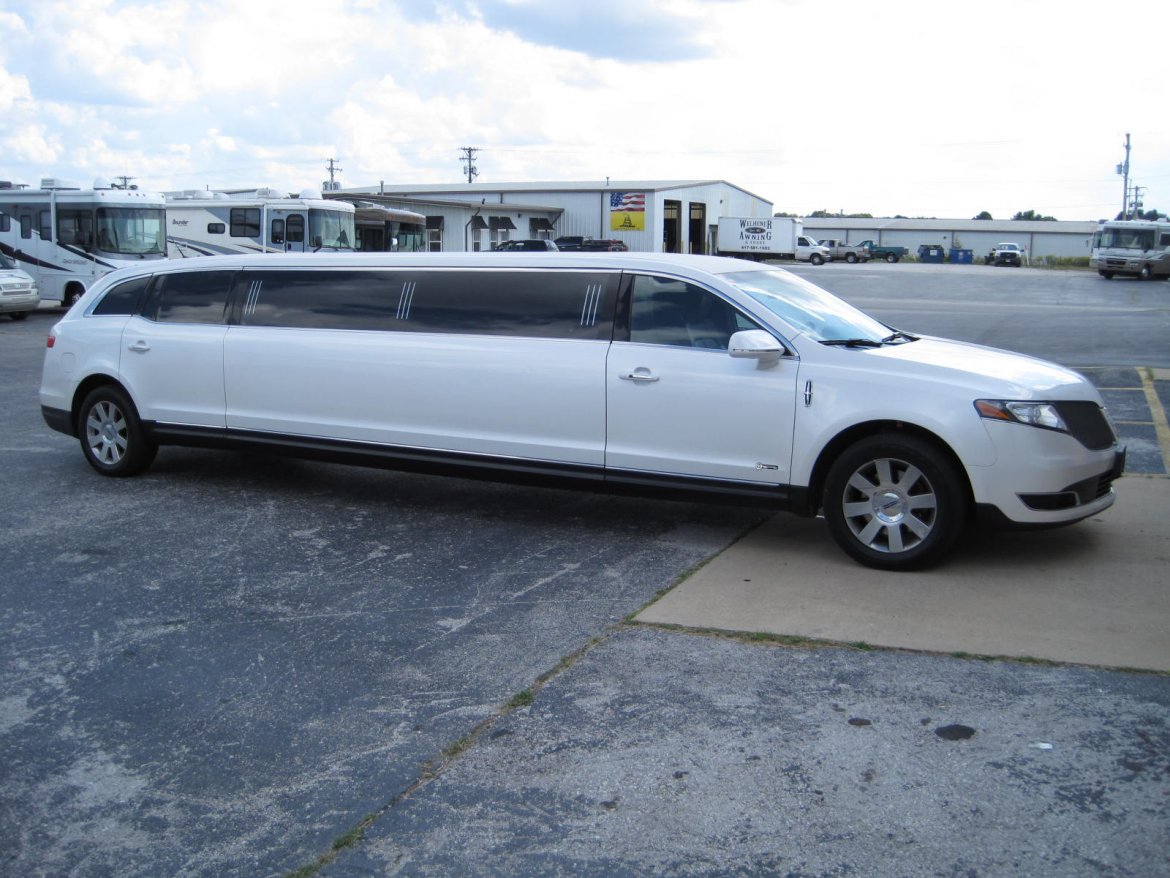 Limousine for Sale in Ozark, MO - Photo 3