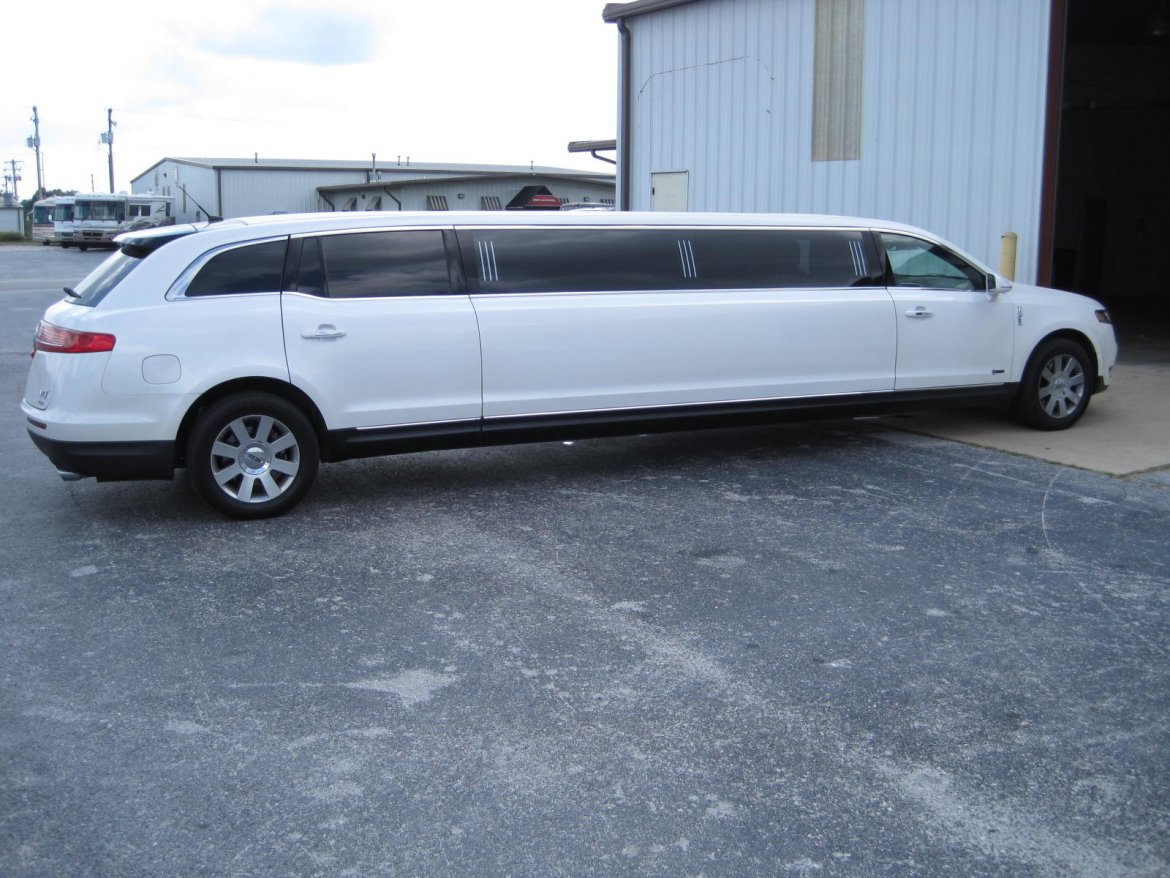 Limousine for Sale in Ozark, MO - Photo 2