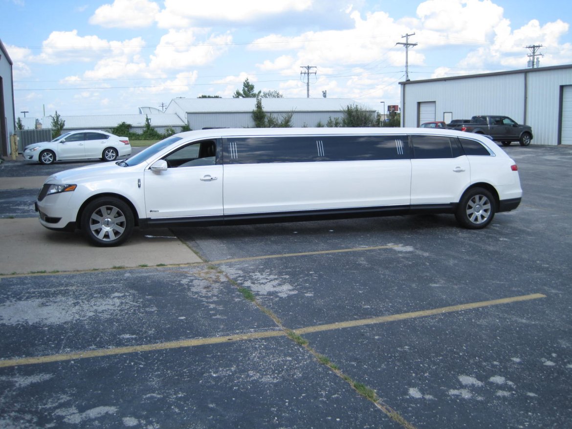 Limousine for Sale in Ozark, MO - Main Photo