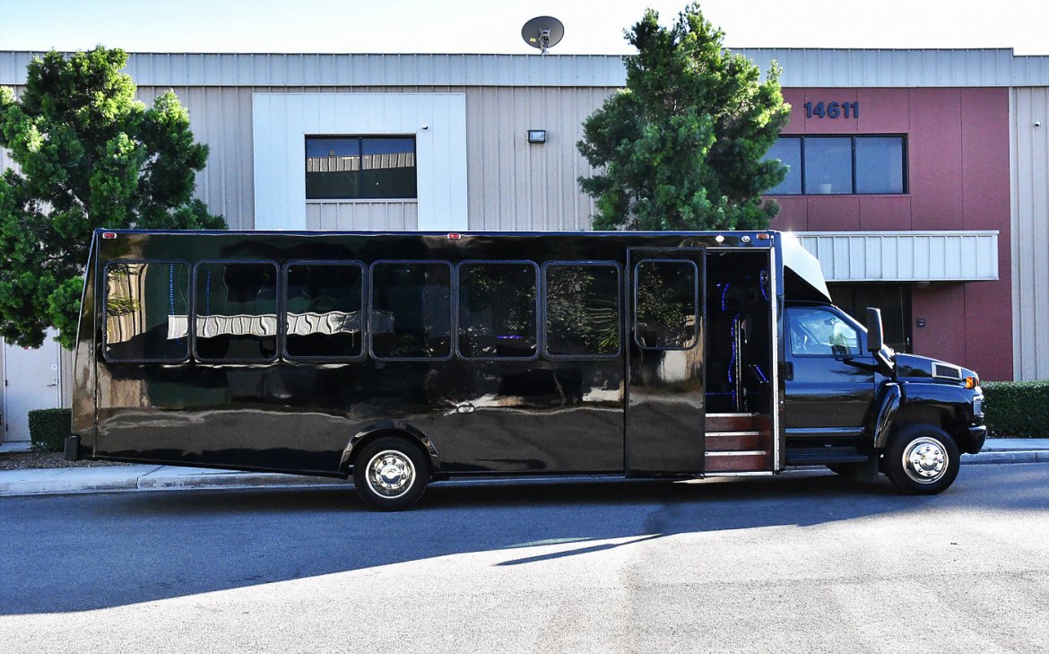 Limo Bus for Sale in Fontana, CA - Photo 2