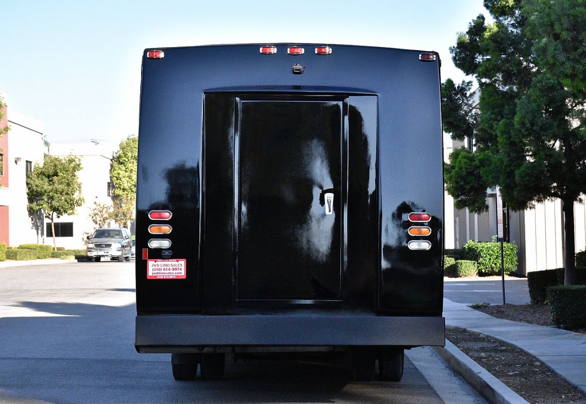 Limo Bus for Sale in Fontana, CA - Photo 8
