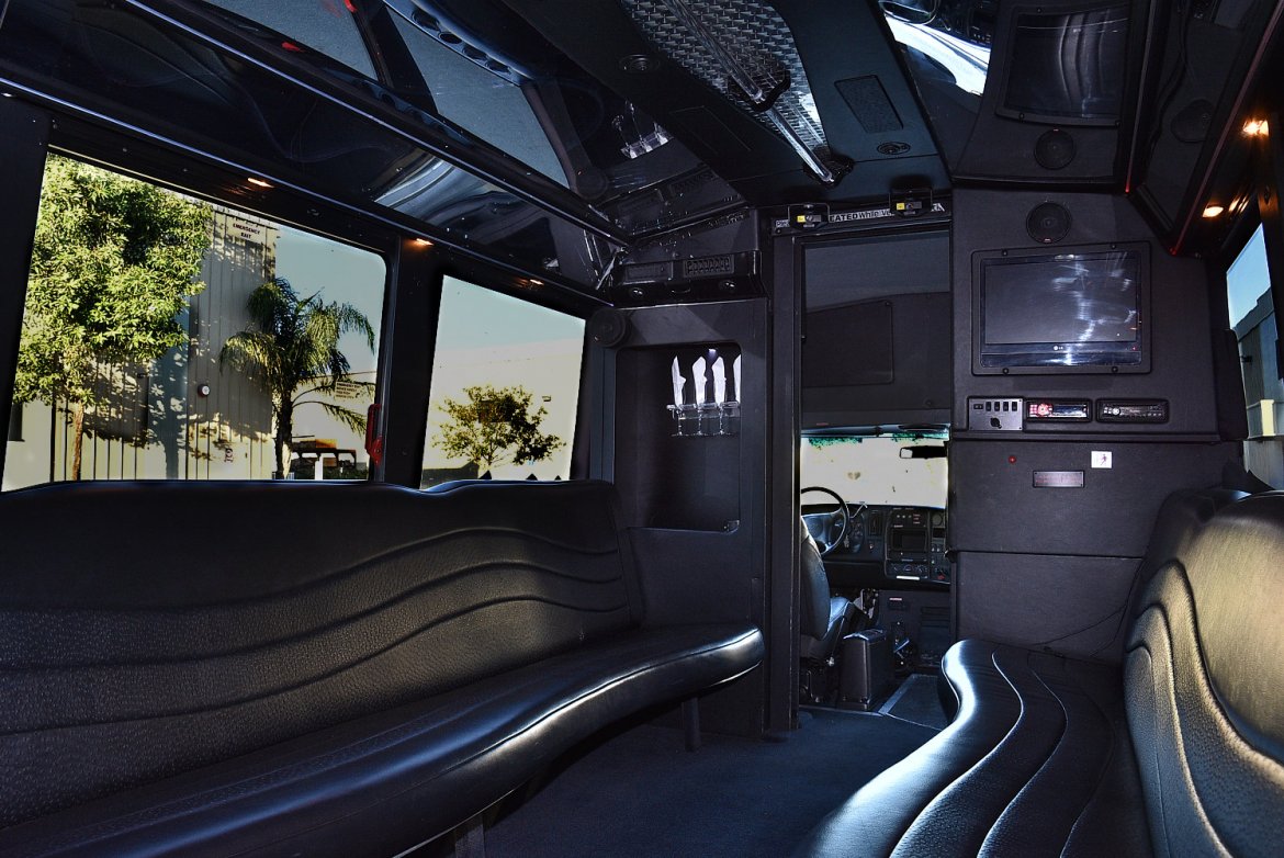 Limo Bus for Sale in Fontana, CA - Photo 10