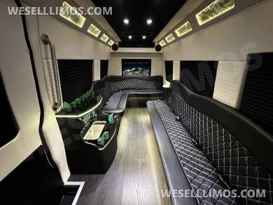 2022 Mercedes-Benz 3500 Sprinter Limousine Sprinter for Sale in Carson, CA