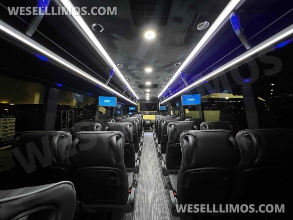 2024 Chevrolet 6500 Executive Shuttle for Sale in Springfield, MO - Photo 2