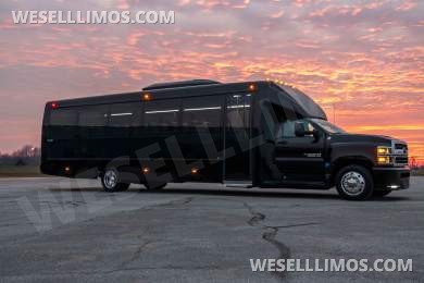 2024 Executive Coach Builders Chevrolet 6500 Executive Shuttle - Executive Shuttle for Sale in Springfield, MO - Photo 9