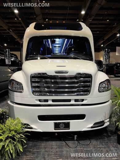 2025 Executive Coach Buiders Freightliner SupercoachXL 45 Executive Shuttle - Executive Shuttle for Sale in Springfield, MO - Photo 9