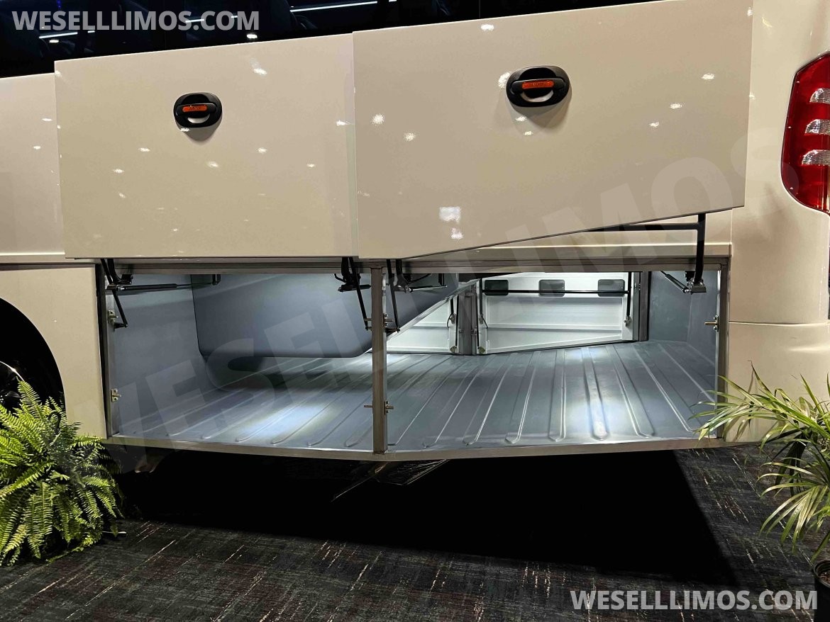 Executive Shuttle for Sale in Springfield, MO - Photo 11