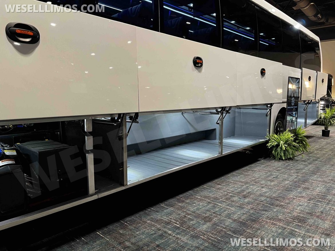 Executive Shuttle for Sale in Springfield, MO - Photo 12