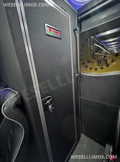2025 Executive Coach Buiders Freightliner SupercoachXL 45 Executive Shuttle - Executive Shuttle for Sale in Springfield, MO - Photo 15