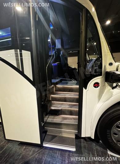 2025 Executive Coach Buiders Freightliner SupercoachXL 45 Executive Shuttle - Executive Shuttle for Sale in Springfield, MO - Photo 18