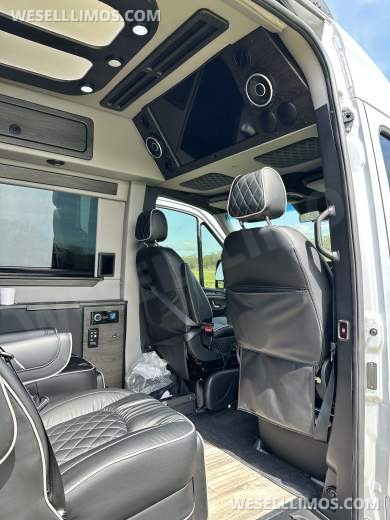 2023 Midwest Automotive Design Mercedes-Benz Sprinter 144 4x4 Sprinter - Sprinter for Sale in Fort Smith, AR - Photo 10
