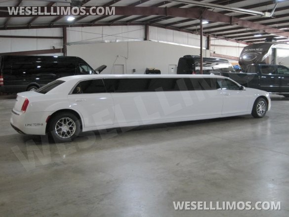 2016 Chrysler 300 Limousine for Sale in OZARK, MO - Photo 3