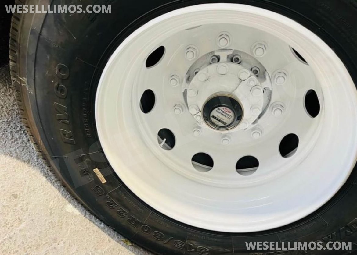 Motorcoach for Sale in Orlando, FL - Photo 4