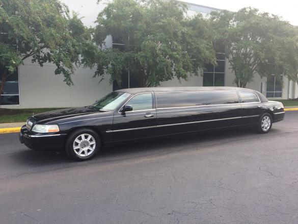 2007 Lincoln Town Car Limousine for Sale in Richmond, VA - Photo 3