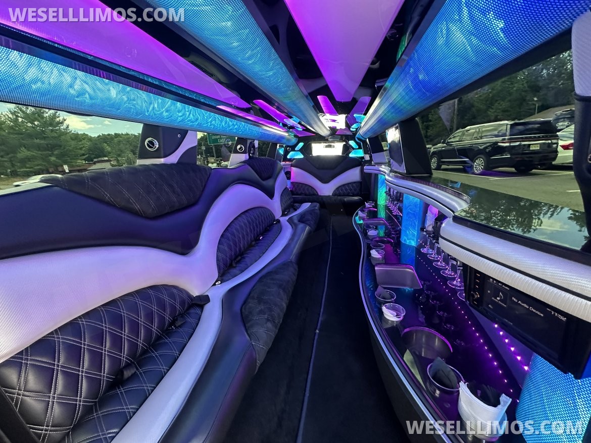 Limousine for Sale in Morganville, NJ - Photo 5