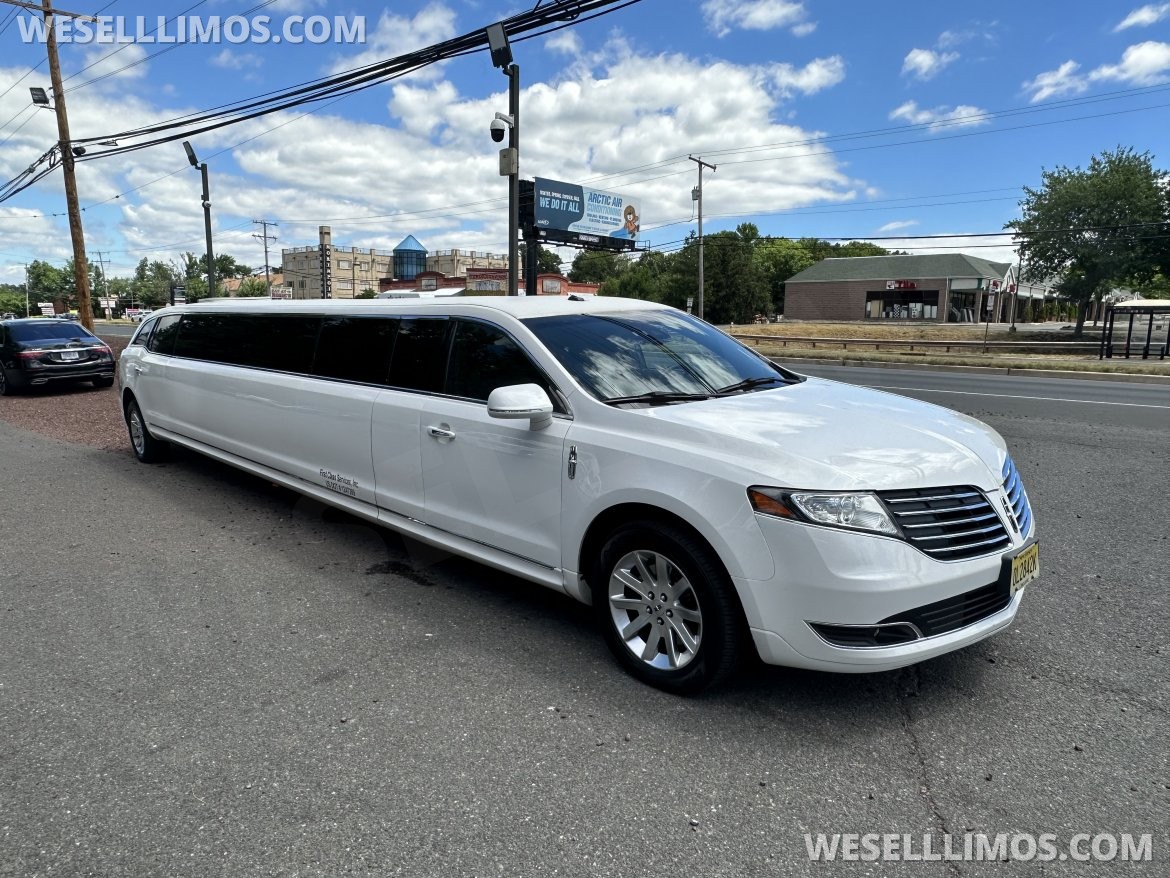 Limousine for Sale in Morganville, NJ - Photo 9
