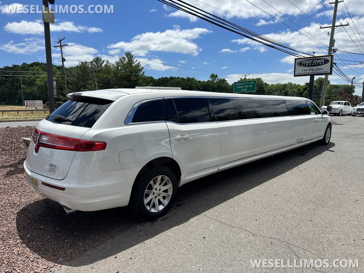 Limousine for Sale in Morganville, NJ - Photo 11