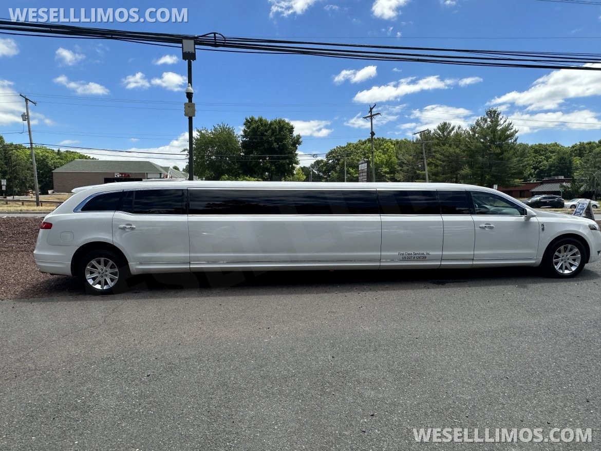 Limousine for Sale in Morganville, NJ - Photo 12