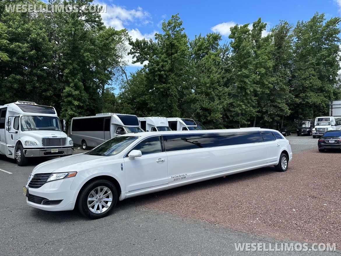 Limousine for Sale in Morganville, NJ - Photo 16