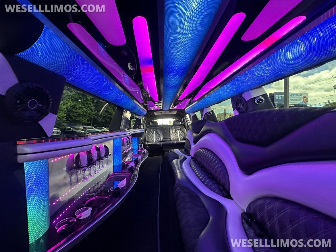 Limousine for Sale in Morganville, NJ - Photo 18