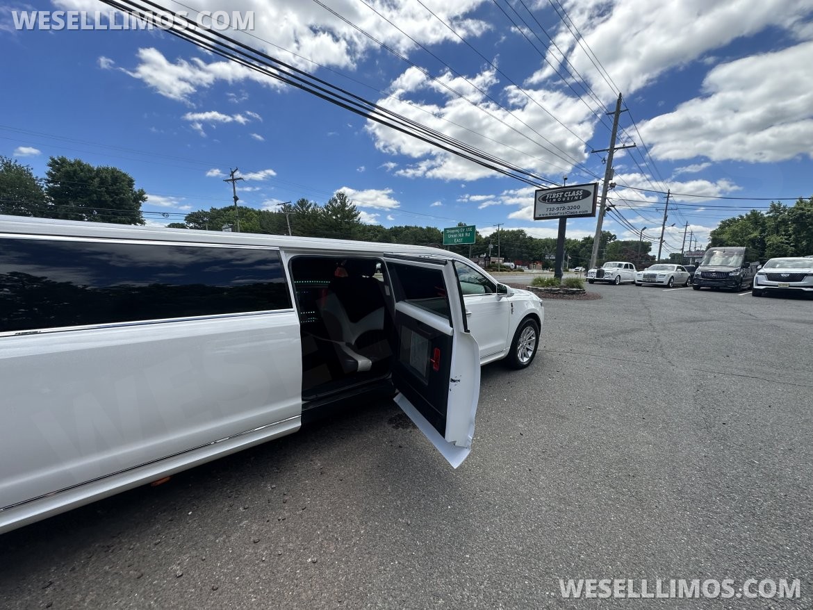 Limousine for Sale in Morganville, NJ - Photo 10