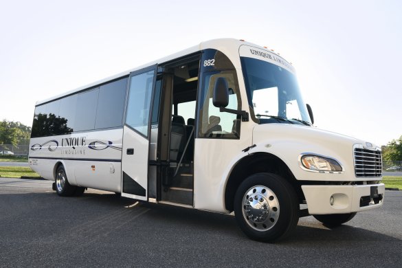 2008 Freightliner Bus  Motorcoach for Sale in Harrisburg, PA - Photo 3