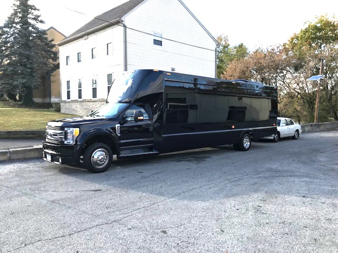 Limo Bus for Sale in Oaklyn, NJ - Photo 5
