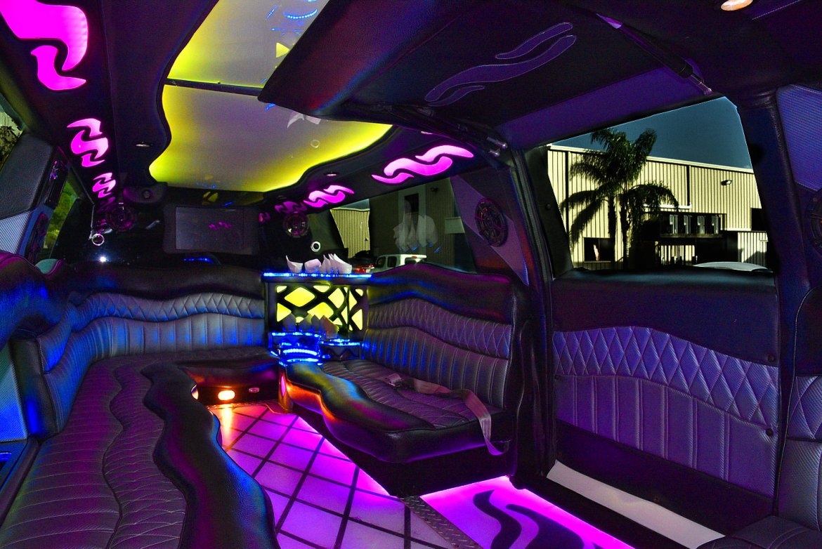 SUV Stretch for Sale in Fontana, CA - Photo 14