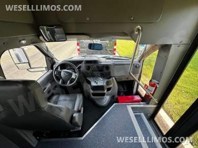 2024 Endera Motors Ford E-450 Super Duty ADA Bus Shuttle - Shuttle Bus for Sale in CARSON, CA - Photo 13