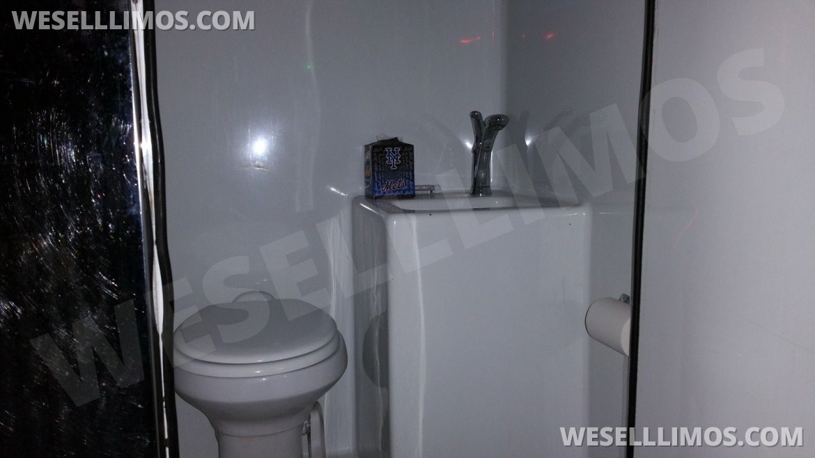 Limo Bus for Sale in Garden Grove, CA - Photo 7