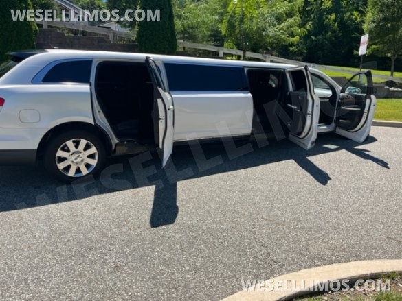 2013 Lincoln MKT Limousine for Sale in Livingston, NJ - Photo 3