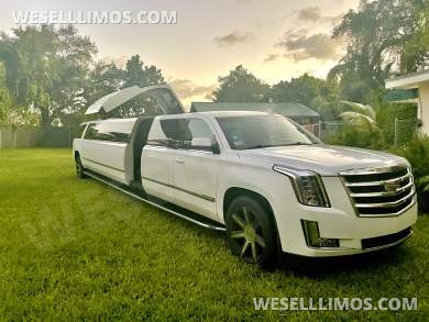 2018 Pinnacle Cadillac Escalade SUV Stretch Jet door 20 pax - Limousine for Sale in Miami, FL - Photo 2