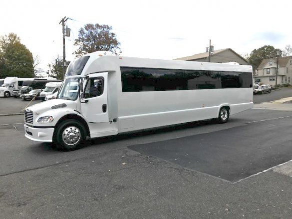 2018 Freightliner M2 Shuttle Bus for Sale in Oaklyn, NJ - Photo 2