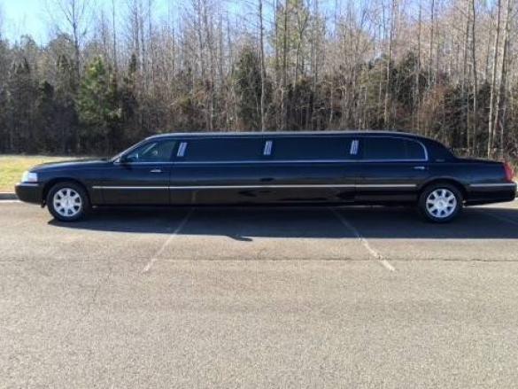 2011 Lincoln Town Car Limousine for Sale in Richmond, VA - Photo 3