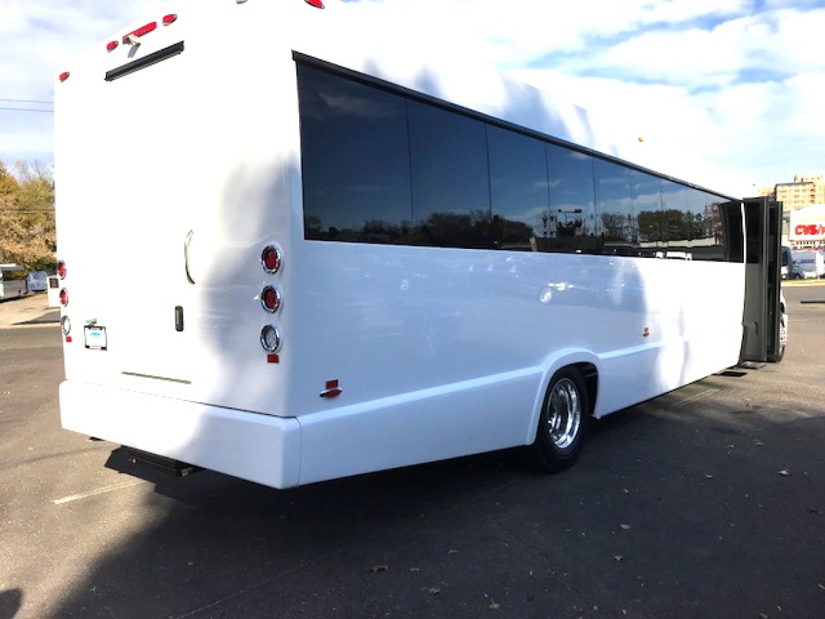 Limo Bus for Sale in Oaklyn, NJ - Photo 5