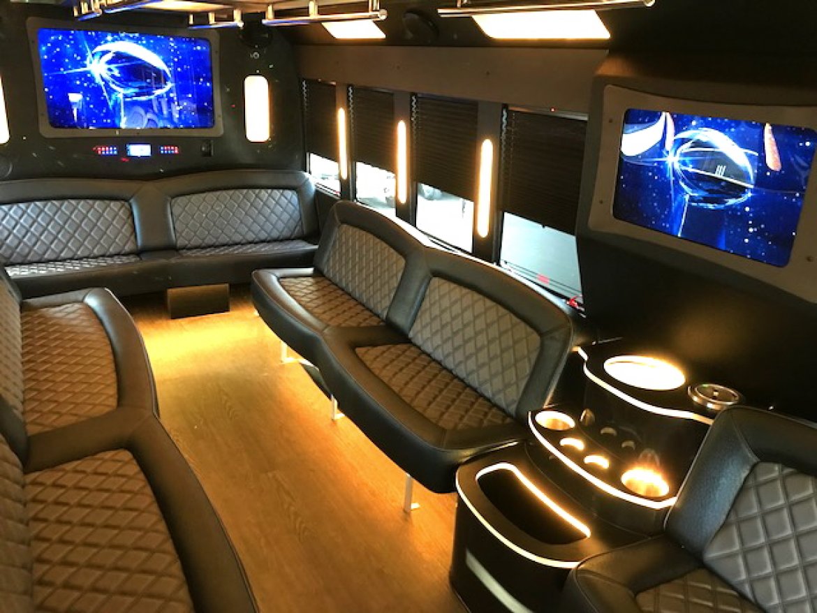 Limo Bus for Sale in Oaklyn, NJ - Photo 10